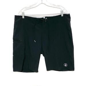 Volcom 4 Way Stretch Black Boardshorts Mens 36 Swim Surf Beach Summer Vacation
